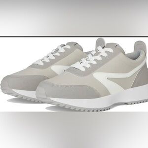 DULCE Vita Bynx Sneaker - Sporty Style, Modern
🤍✨
Comfort & Everyday Versatility